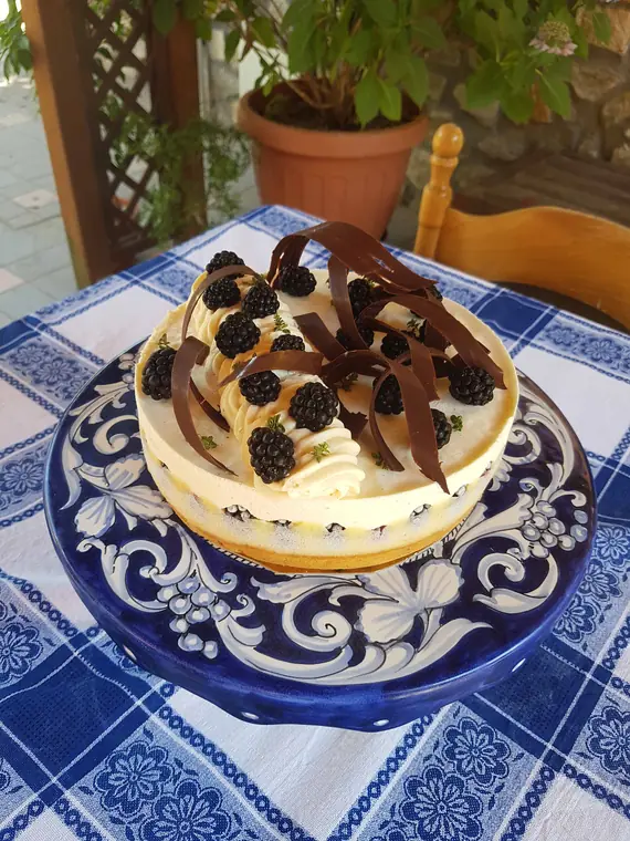 Blackberry cake 4